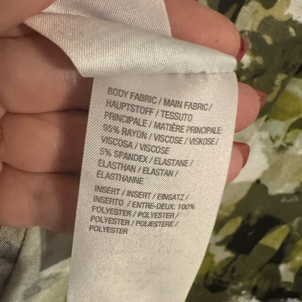 LOGO UNIQUE Camouflage Print Short Sleeve Top w/BACK PLEAT DETAIL  LARGE #G - Picture 8 of 9